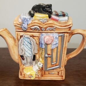 Wardrobe Shaped Teapot with Cat & Dog